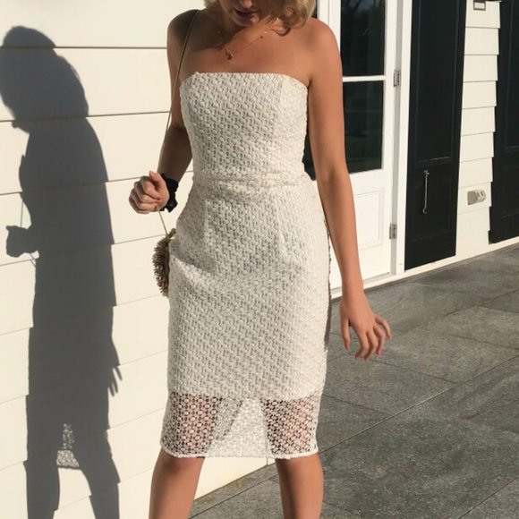 KOOKAI Lucia White Lace Overlay Strapless Midi Pencil Dress RRP$200 - Picture 6 of 10